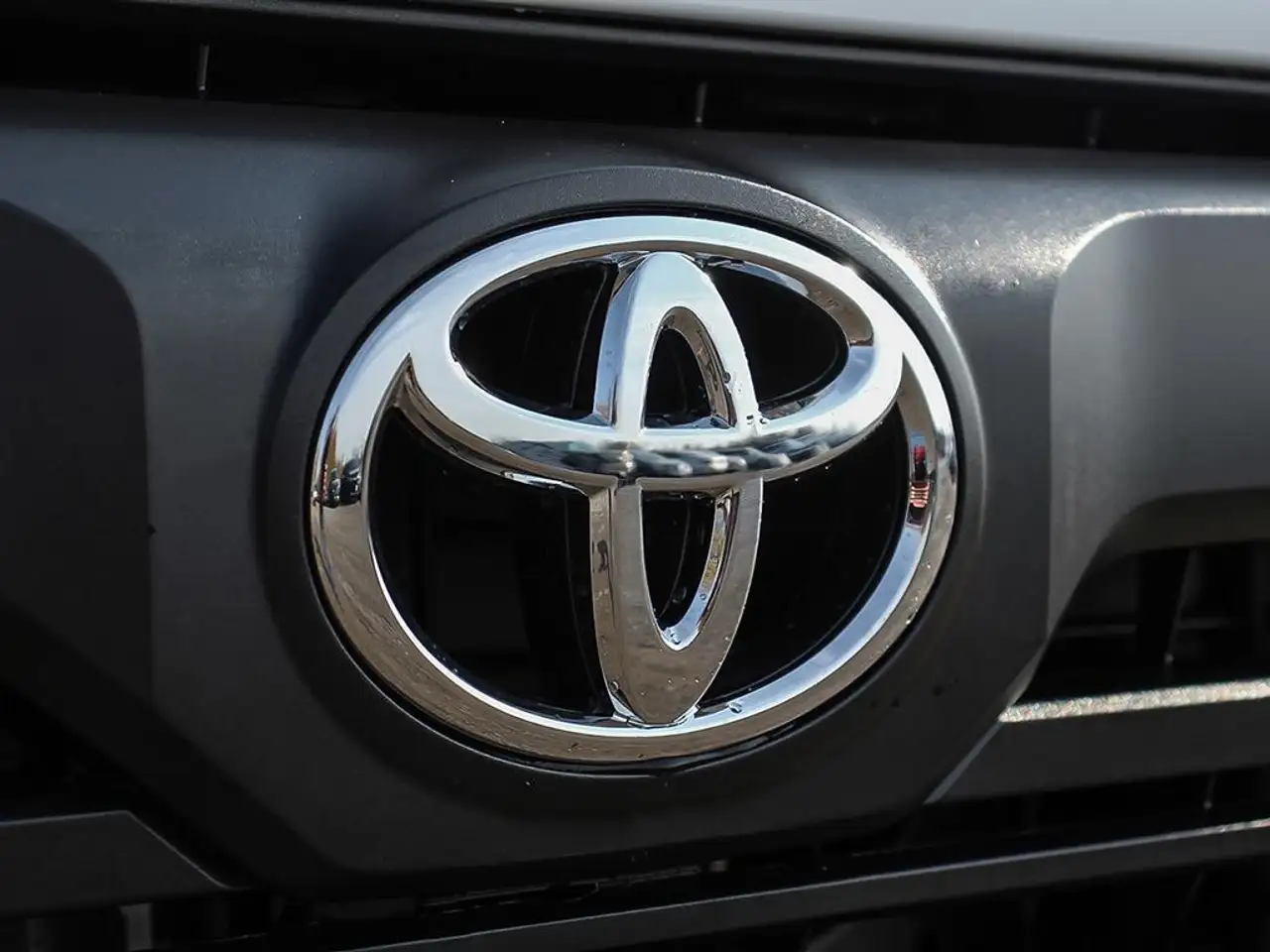 Toyota Tundra снимка Toyota Tundra