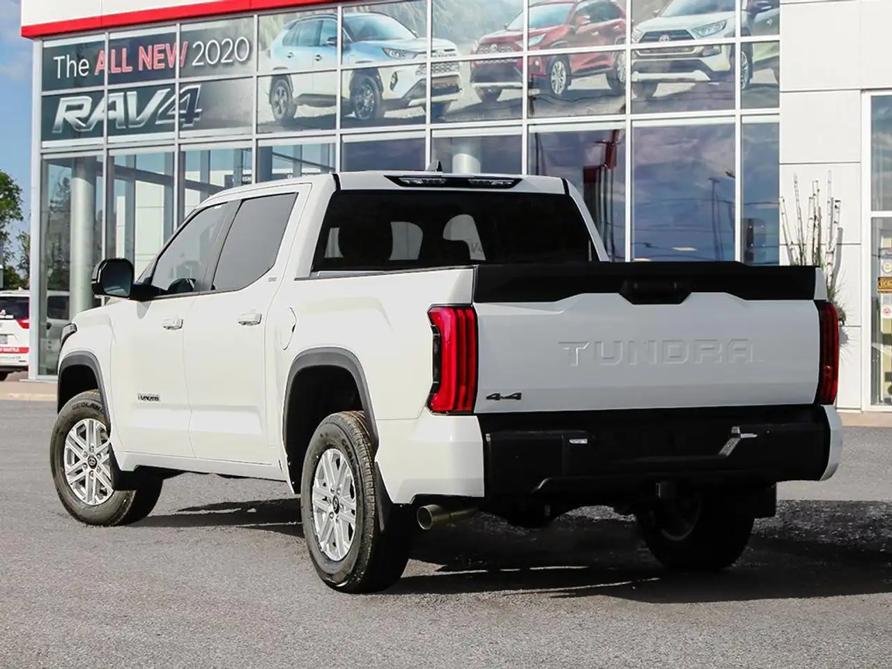 Toyota Tundra снимка Toyota Tundra