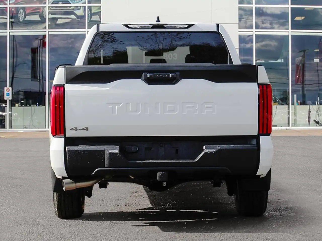 Toyota Tundra снимка Toyota Tundra