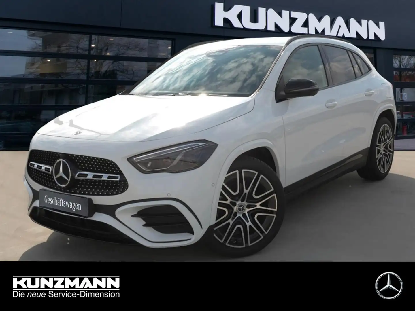 Mercedes-Benz GLA 200 AMG Night MBUX Navi AHK Kamera EasyPack Weiß - 1