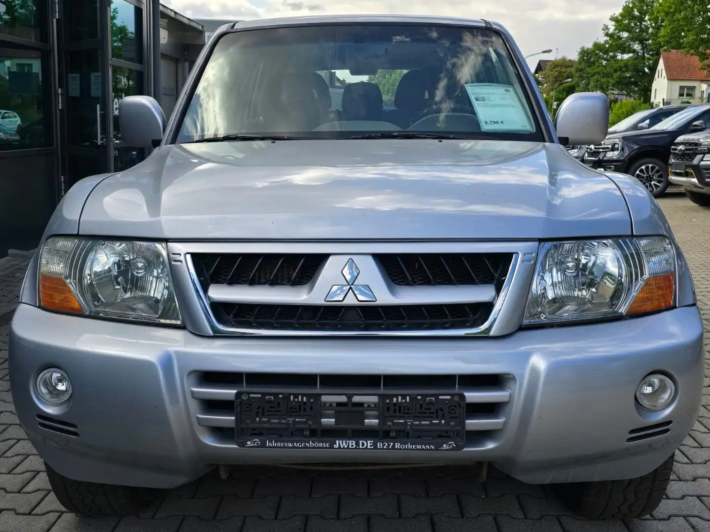 Mitsubishi Pajero 3.2 DI-D Liberty 5Türer TÜV Akk 2,8tonnen Silber - 2