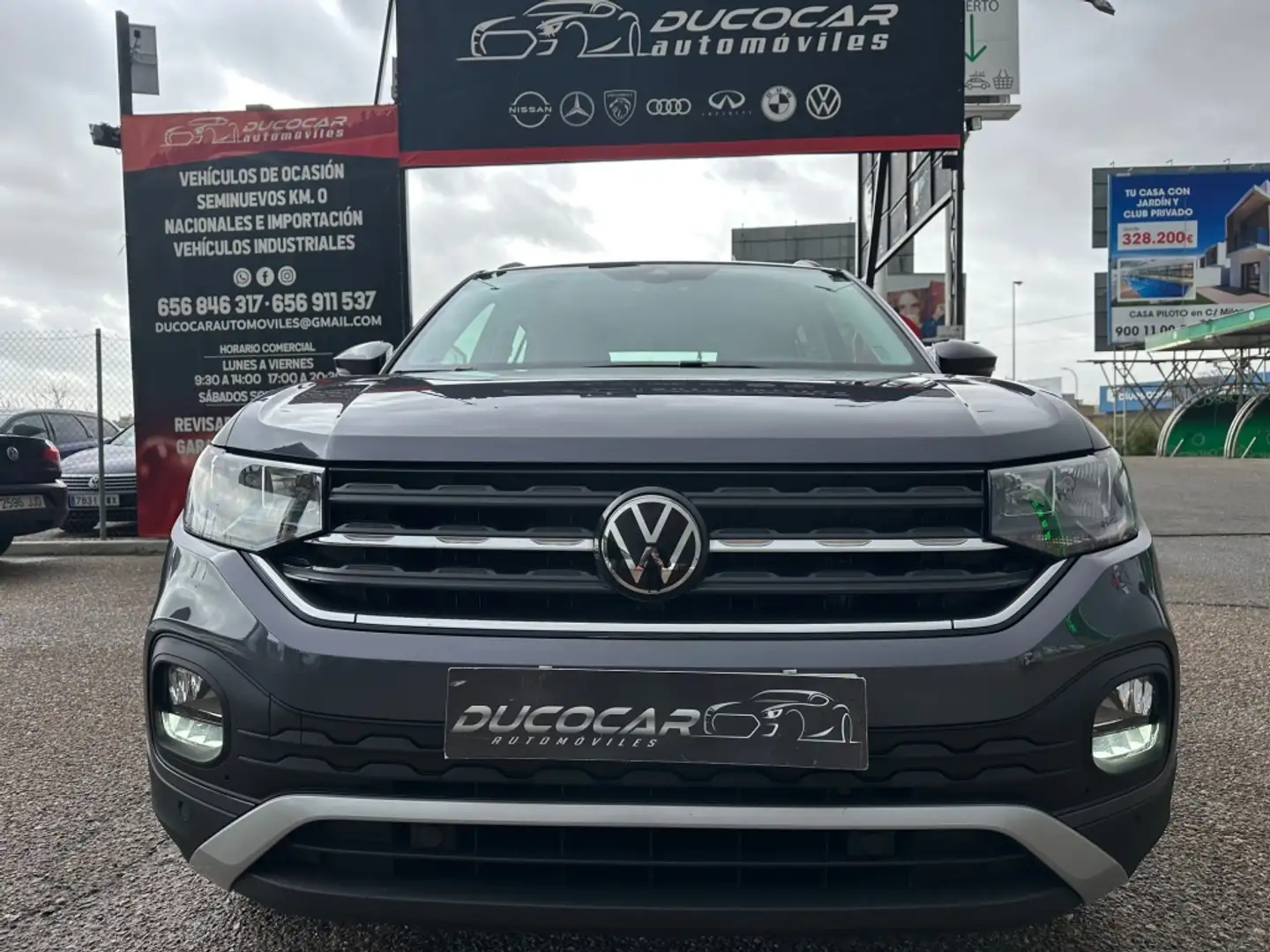 Volkswagen T-Cross 1.0 TSI Advance Gris - 1