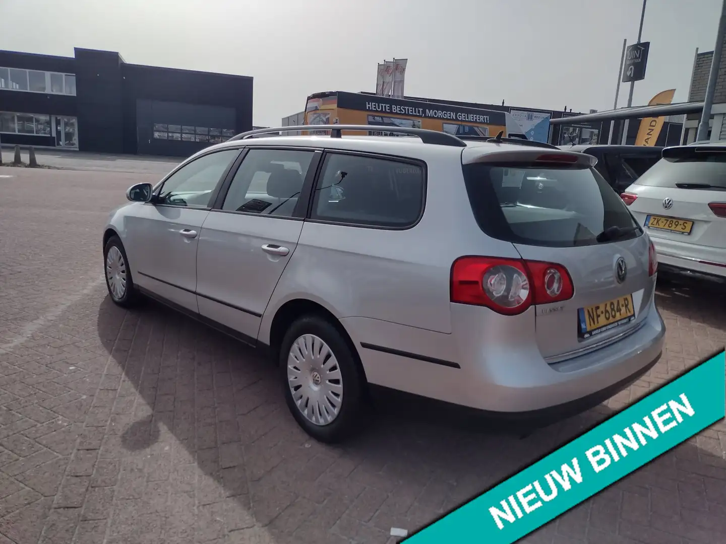 Volkswagen Passat Variant 1.6 FSI Trendline mooie auto bel 0619590613 AIRCO Grau - 2