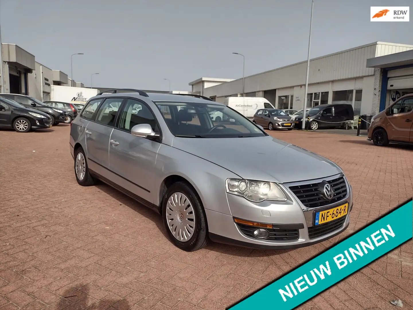 Volkswagen Passat Variant 1.6 FSI Trendline mooie auto bel 0619590613 AIRCO Grau - 1