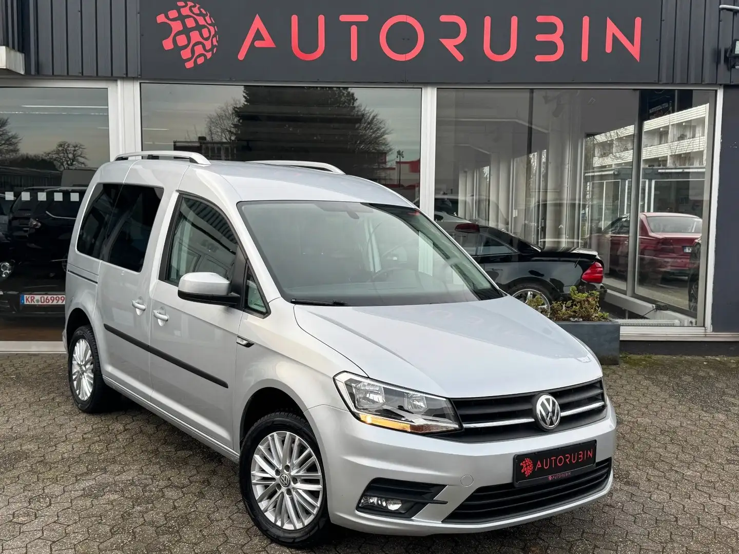 Volkswagen Caddy Trendline TEMPOMAT/AHK/KLIMA/PDC/BLUETOOTH Silber - 1