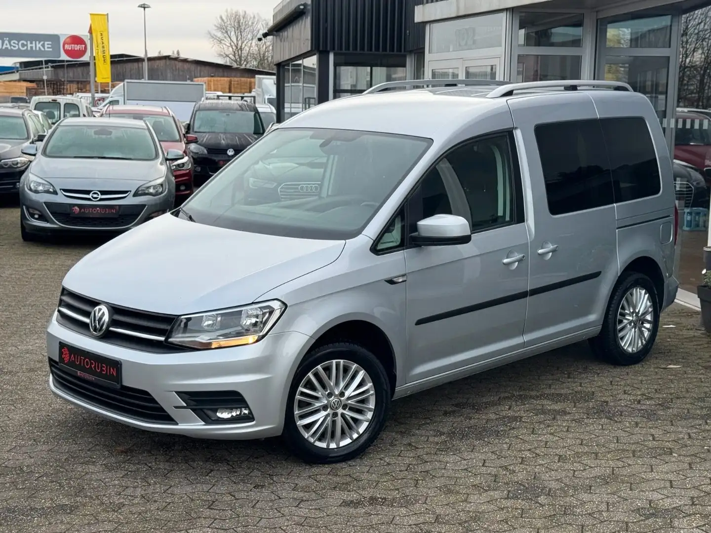 Volkswagen Caddy Trendline TEMPOMAT/AHK/KLIMA/PDC/BLUETOOTH Silber - 2