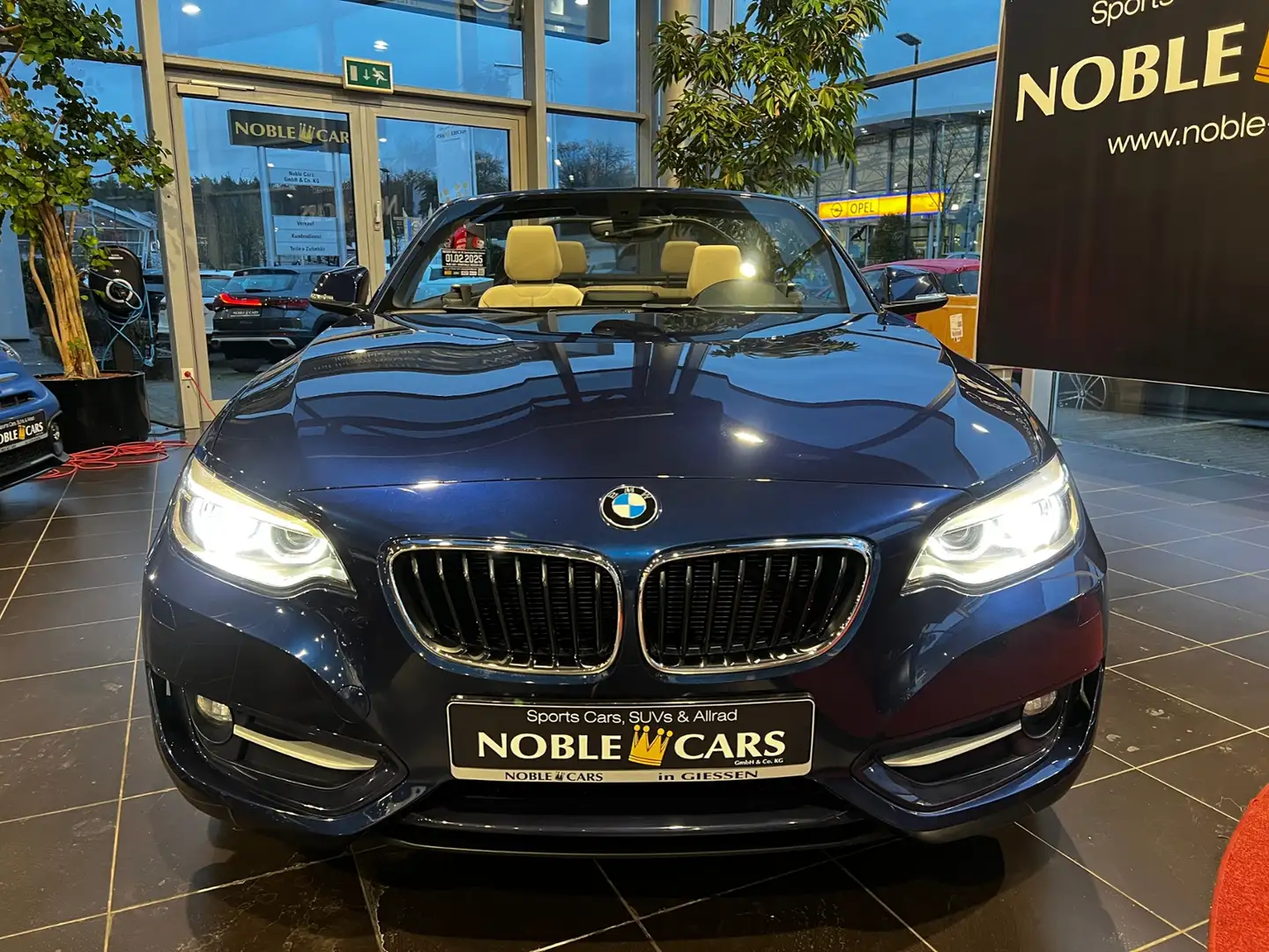 BMW 218 d Cabrio Sport Line LED XENON NAVI ALU Bleu - 2