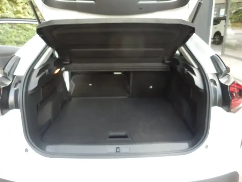 Citroen C4 BHDI130 EAT8 Plus