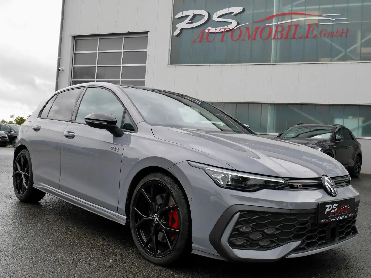 Volkswagen Golf VIII 2.0 TSI DSG "GTI"+DCC+PANO+BLACK+HUD Grau - 1