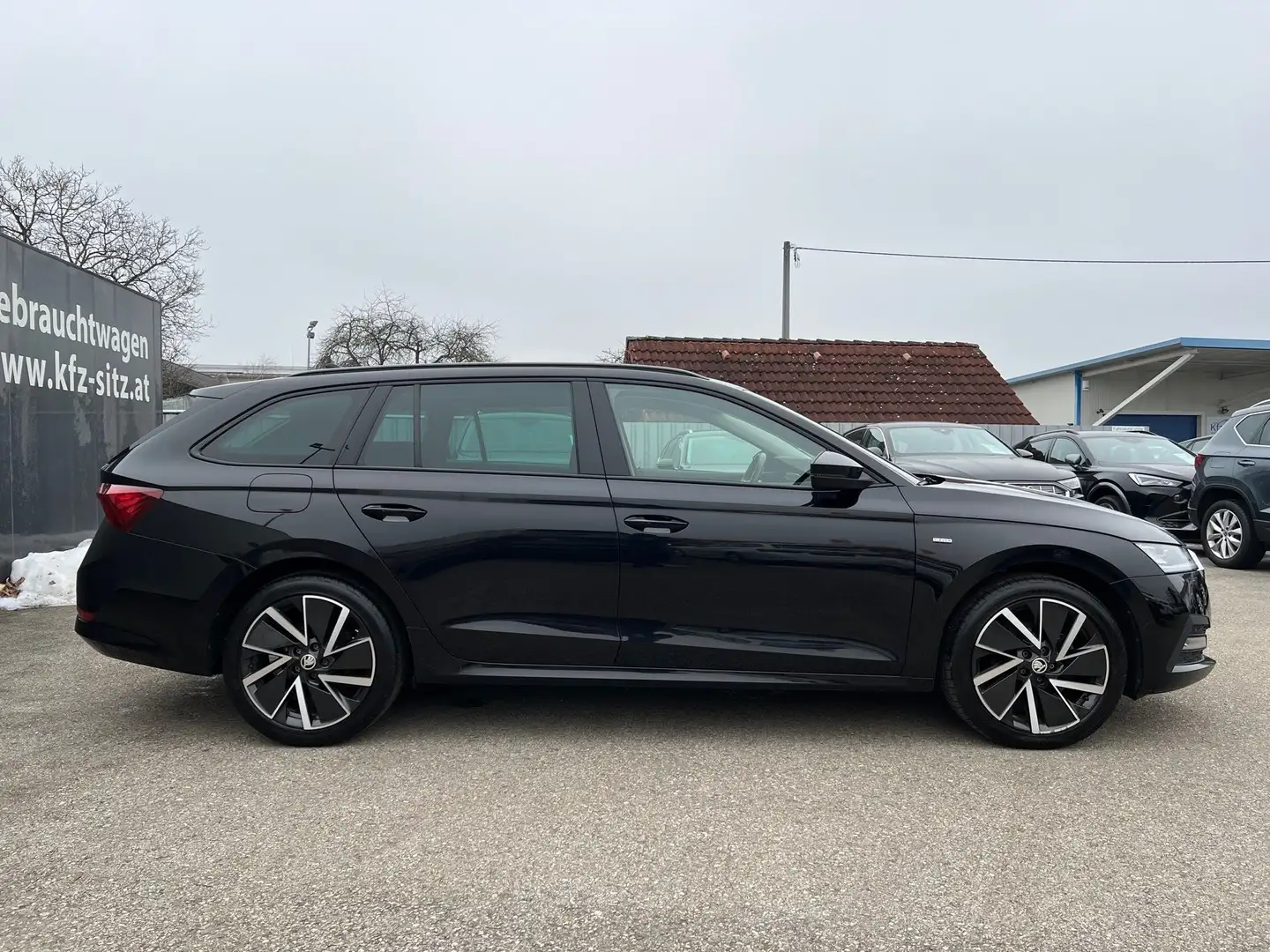 Skoda Octavia Combi 2,0 TDI Ambition DSG Schwarz - 2