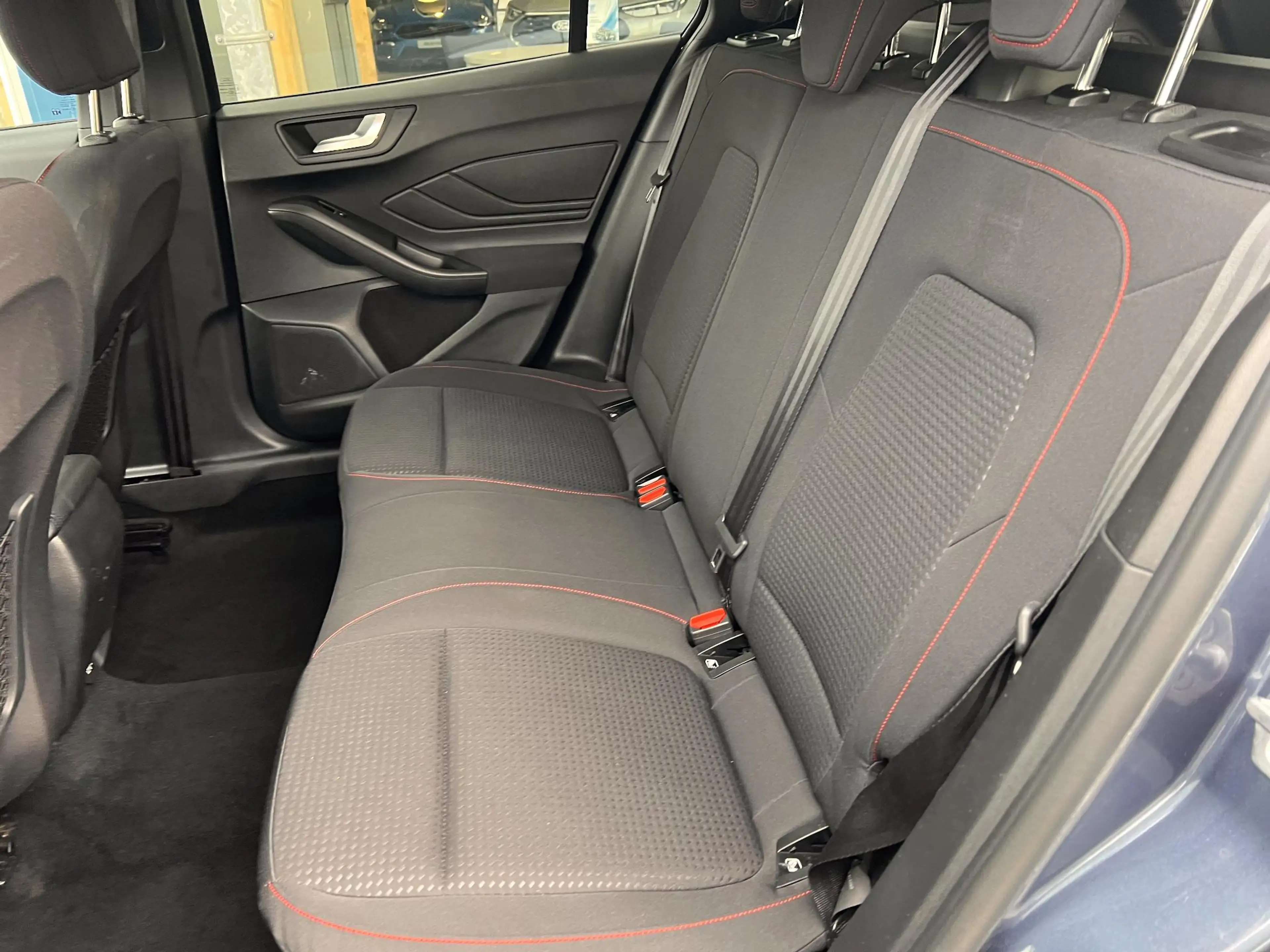 Ford Focus Wagon 1.0 EcoBoost ST Line Business Full-led | B&O — photo 15