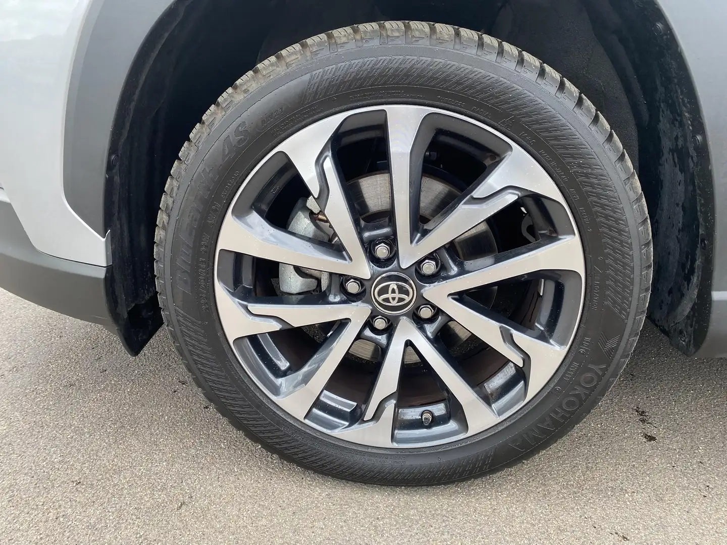 Toyota Corolla Cross Hybrid 140 Dynamic edition Navigatie, Elektrische Zilver - 2