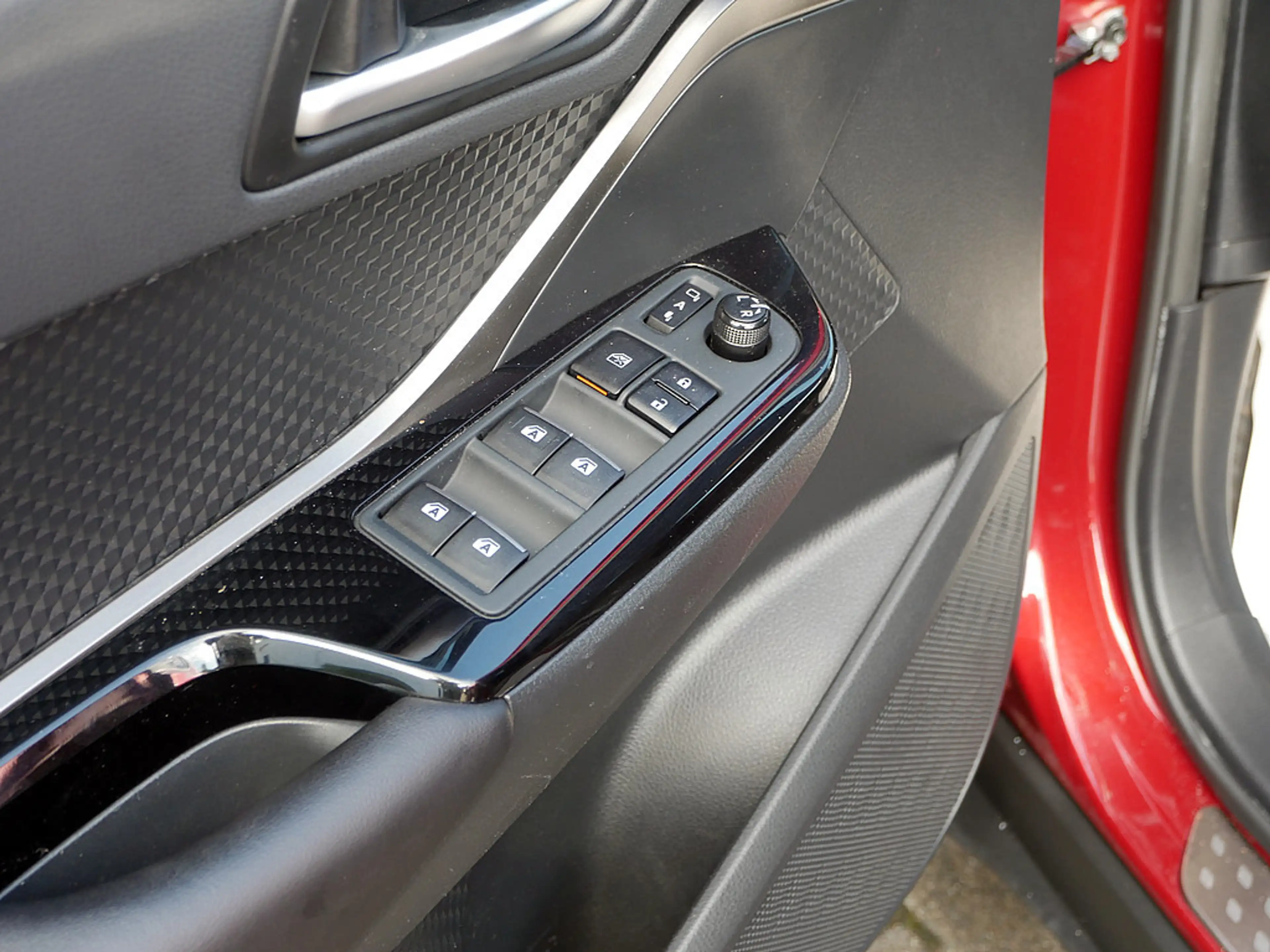 Toyota C-HR 1.8 Hybrid Team D PDC SHZ KAMERA ACC — photo 15