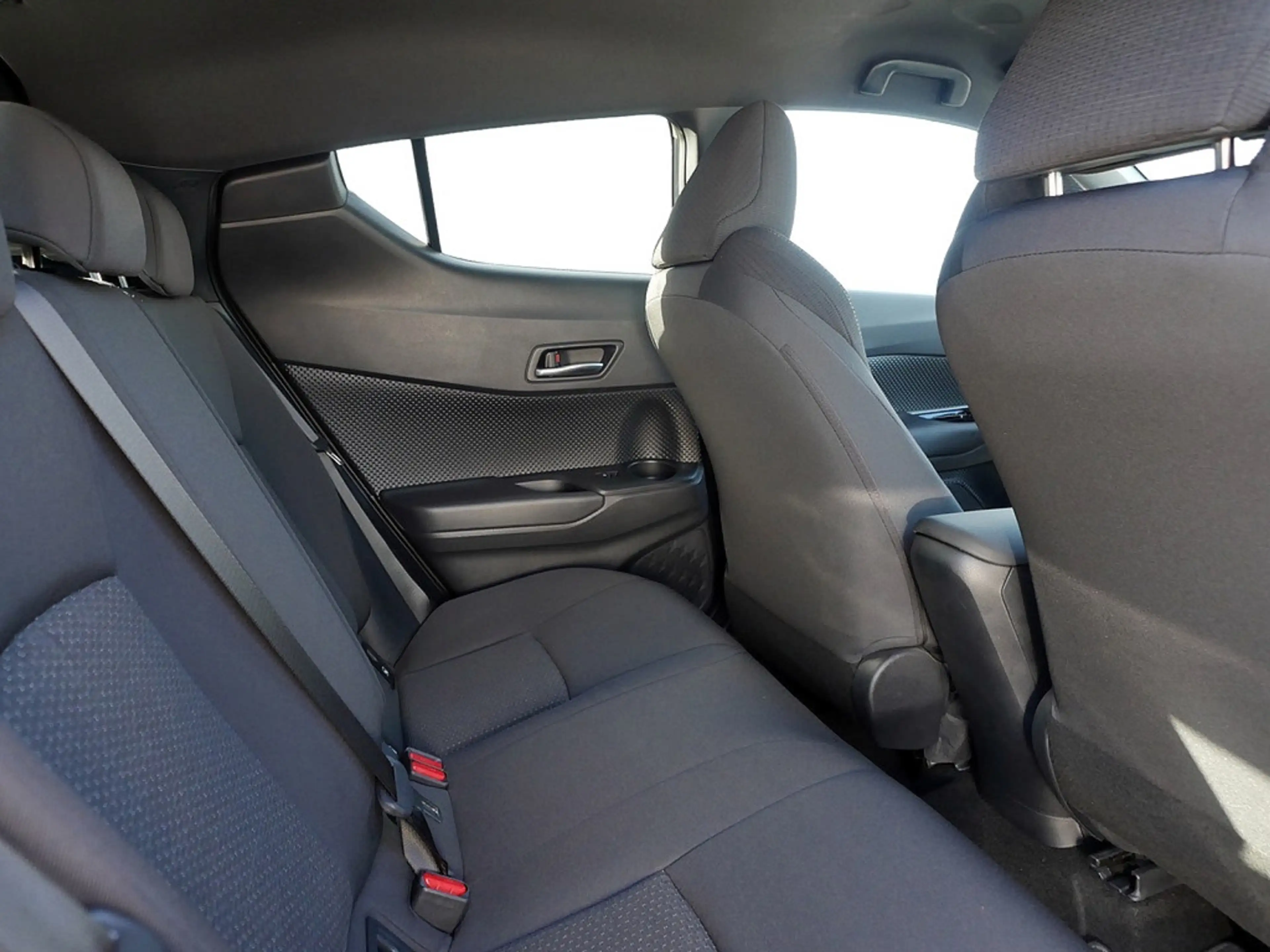 Toyota C-HR 1.8 Hybrid Team D PDC SHZ KAMERA ACC — photo 9