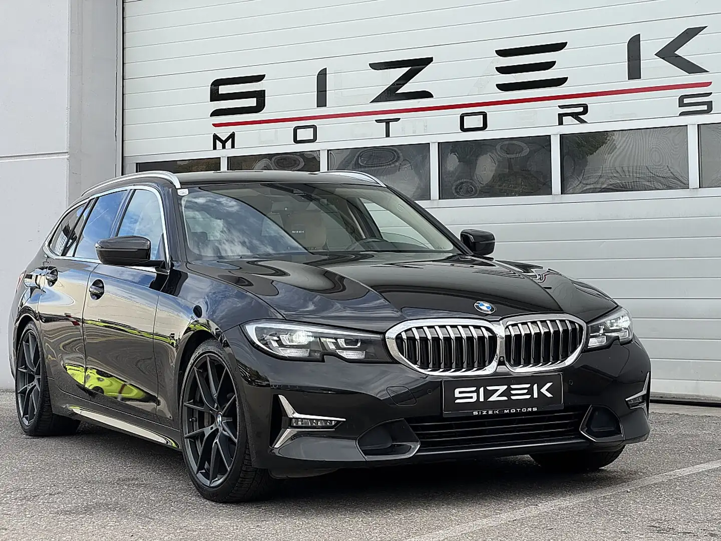 BMW 330 d xDrive Touring Aut.|360 KAMERA|NAVI|LED|STHZG| Schwarz - 2