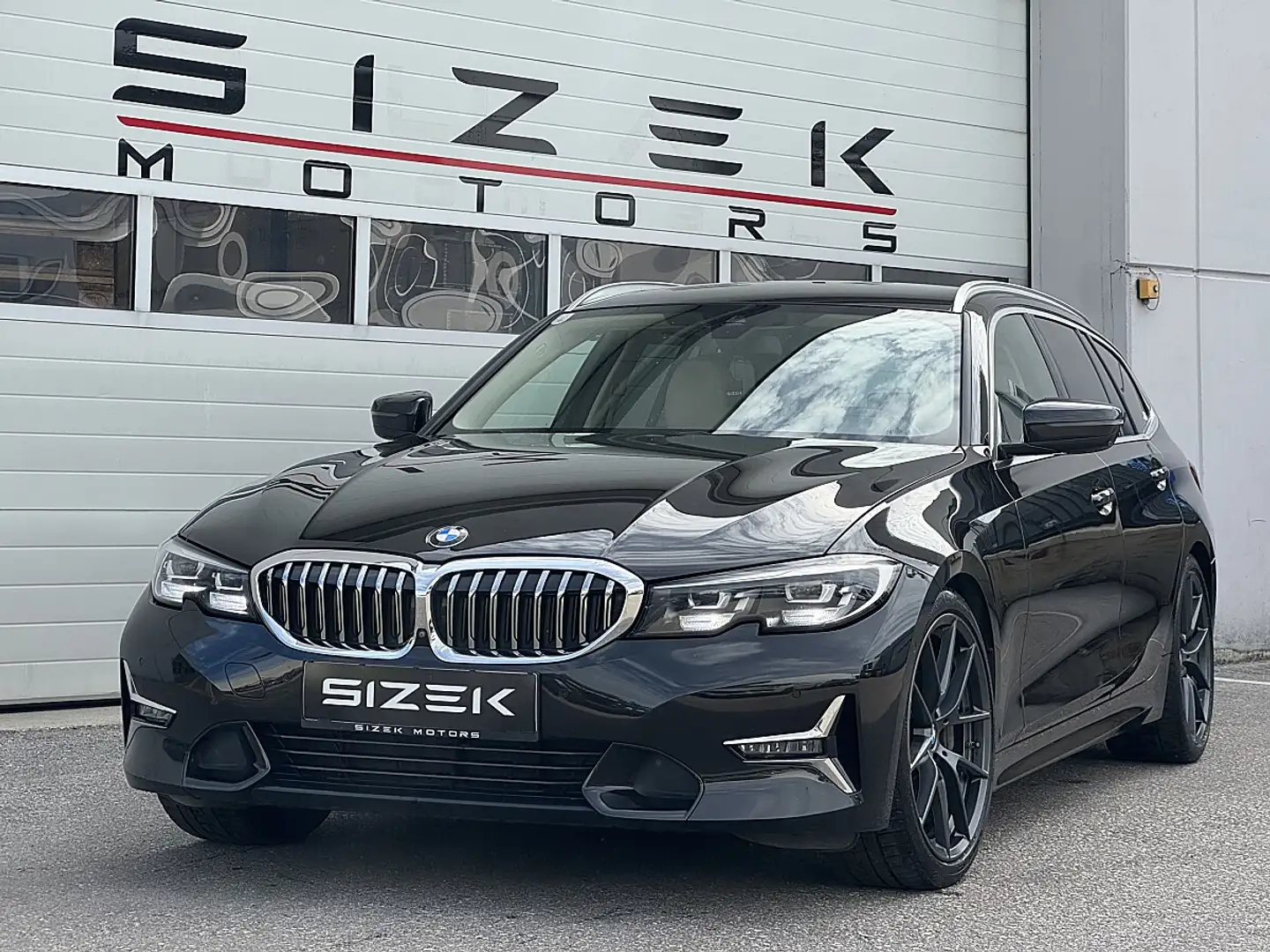 BMW 330 d xDrive Touring Aut.|360 KAMERA|NAVI|LED|STHZG| Schwarz - 1