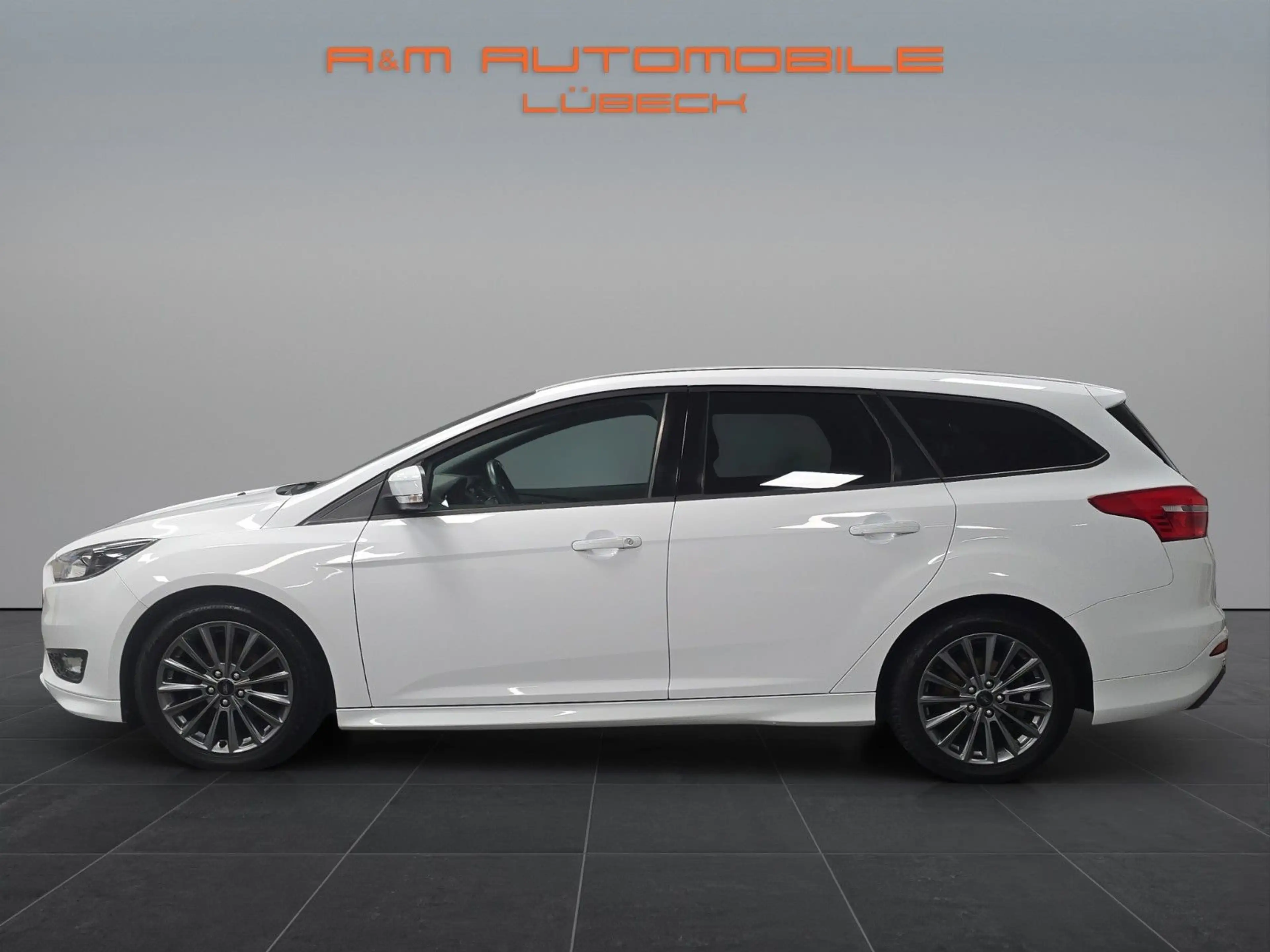 Ford Focus Turnier ST-Line TÜV/SERVICE NEU ! GARANTIE — photo 8