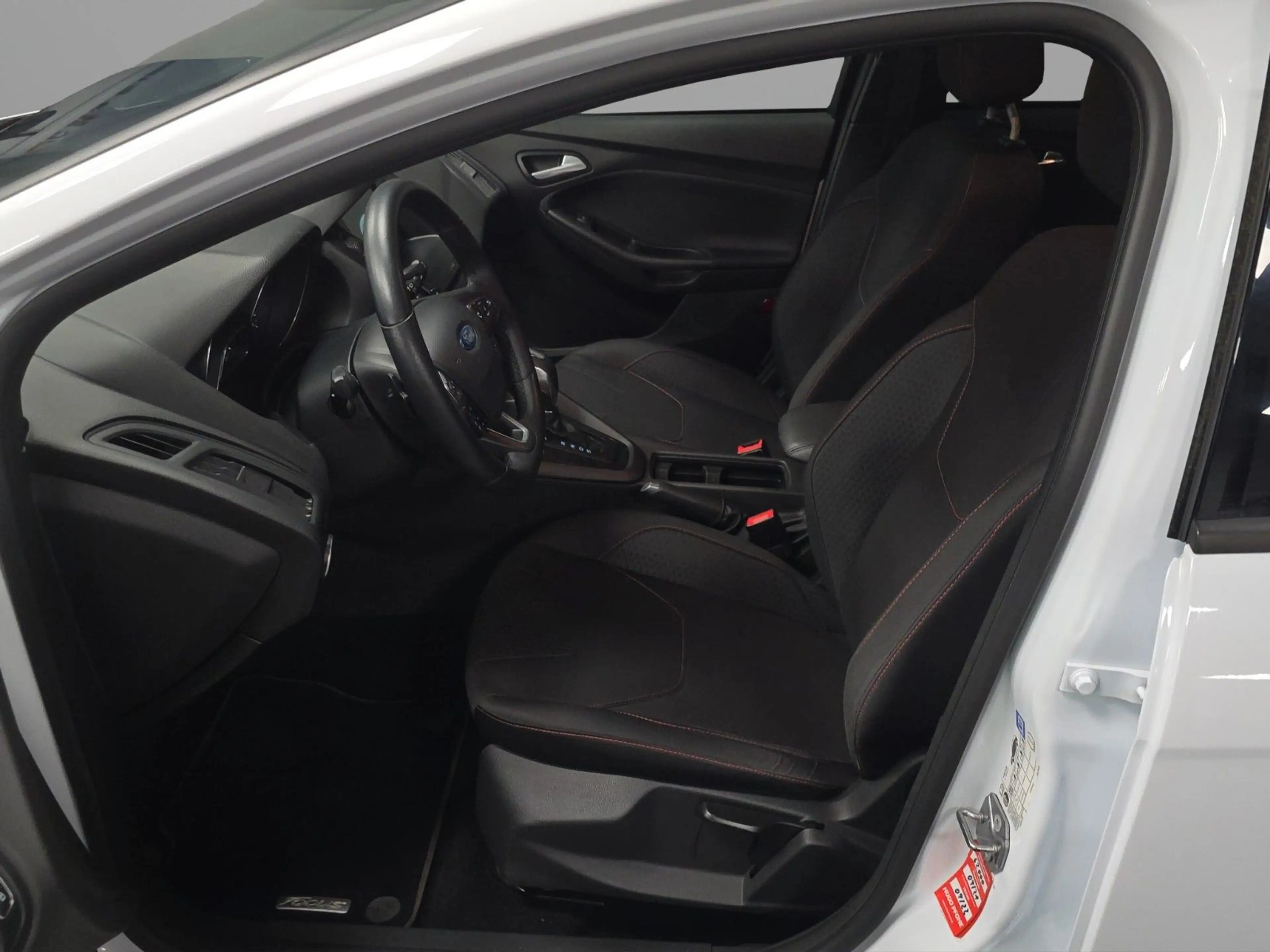 Ford Focus Turnier ST-Line TÜV/SERVICE NEU ! GARANTIE — photo 10