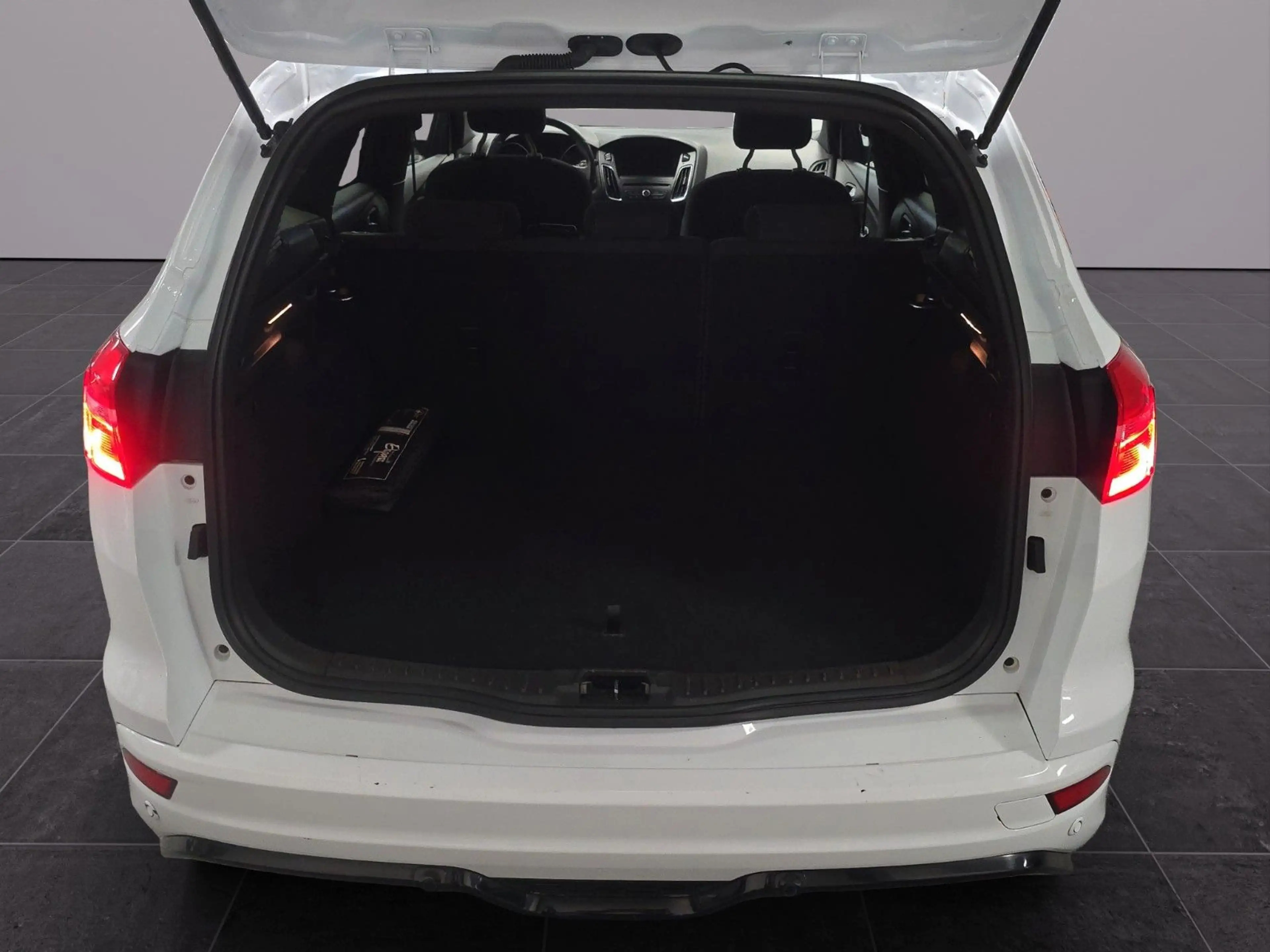 Ford Focus Turnier ST-Line TÜV/SERVICE NEU ! GARANTIE — photo 24