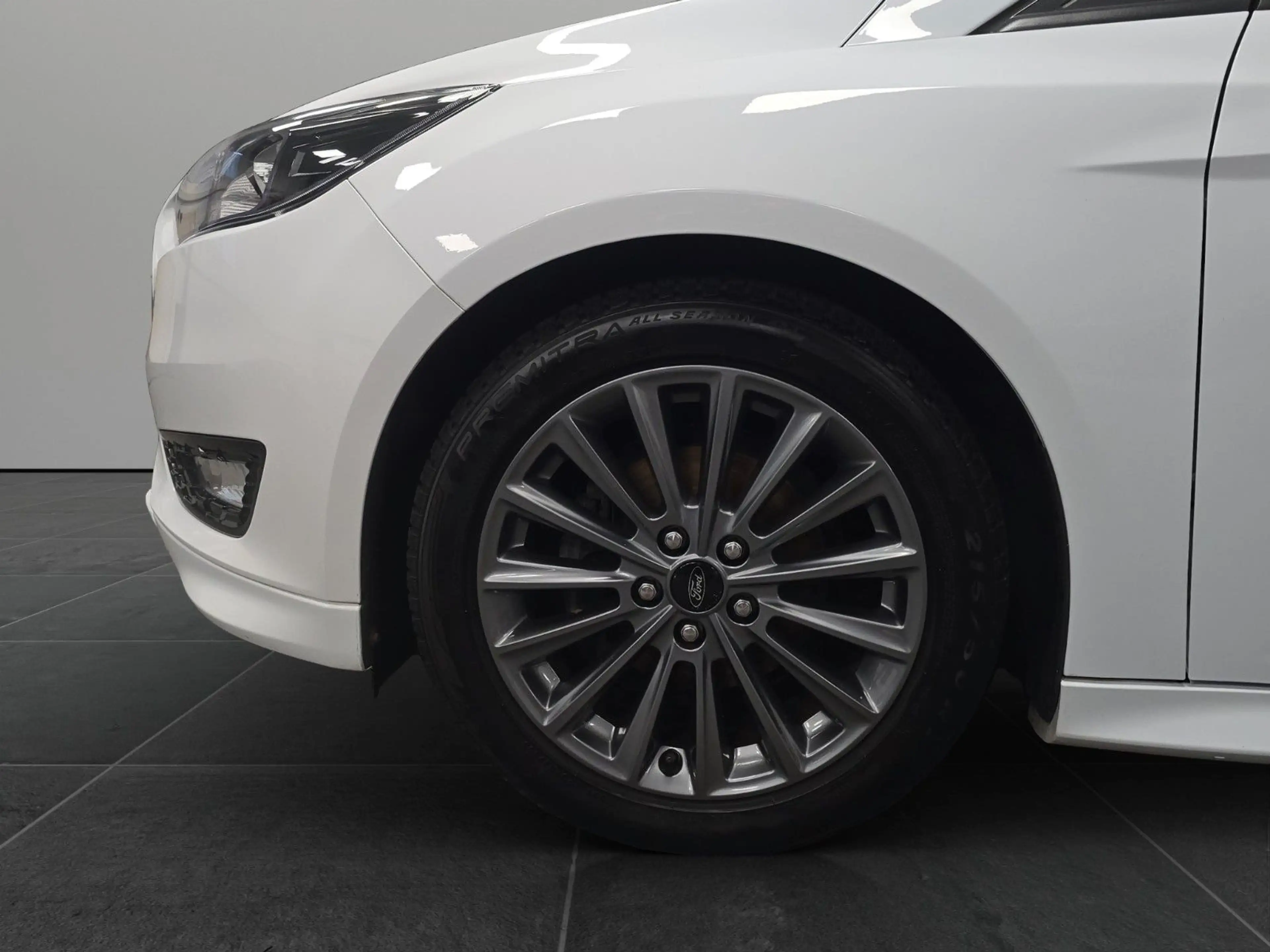 Ford Focus Turnier ST-Line TÜV/SERVICE NEU ! GARANTIE — photo 9