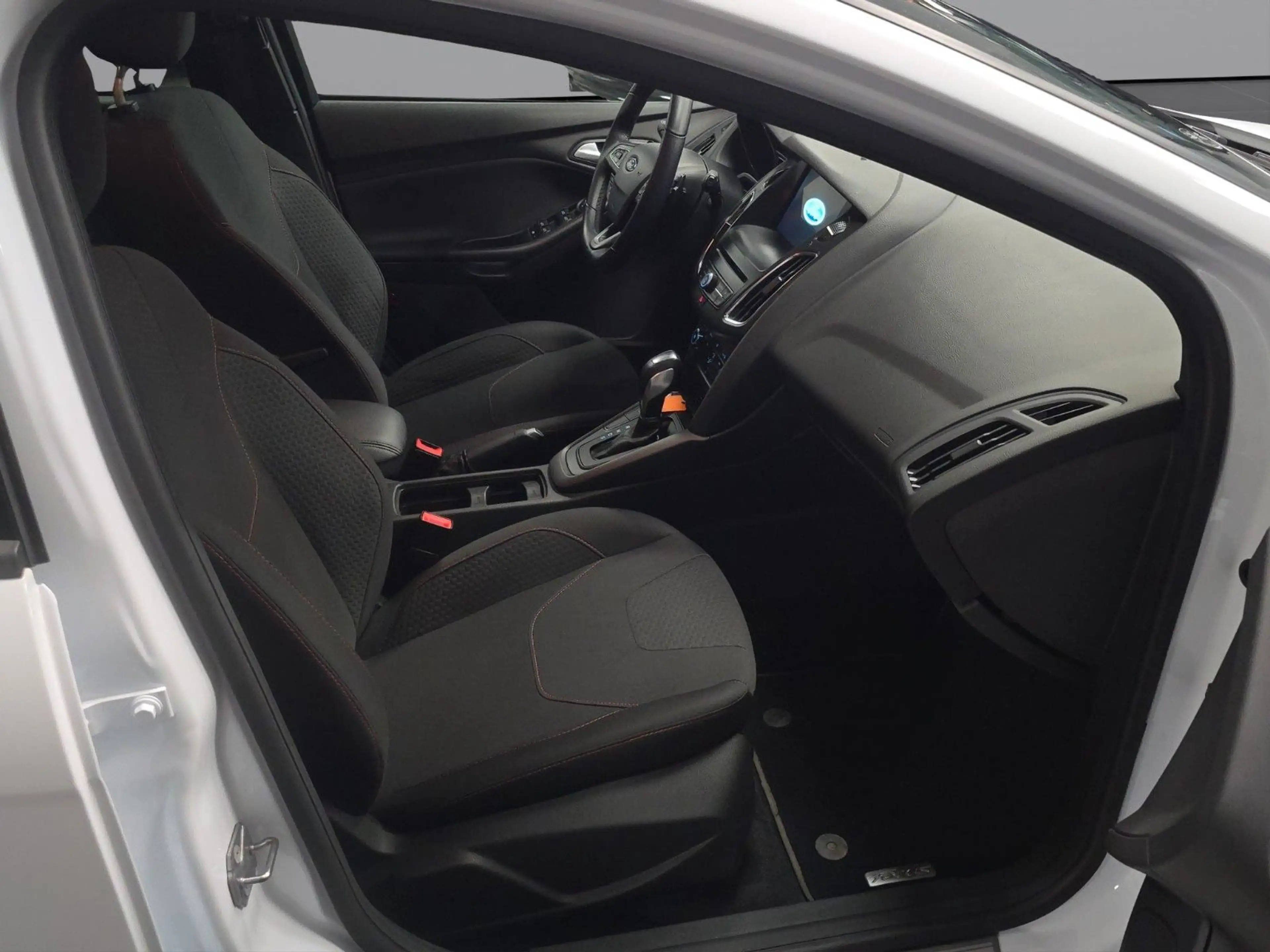 Ford Focus Turnier ST-Line TÜV/SERVICE NEU ! GARANTIE — photo 26