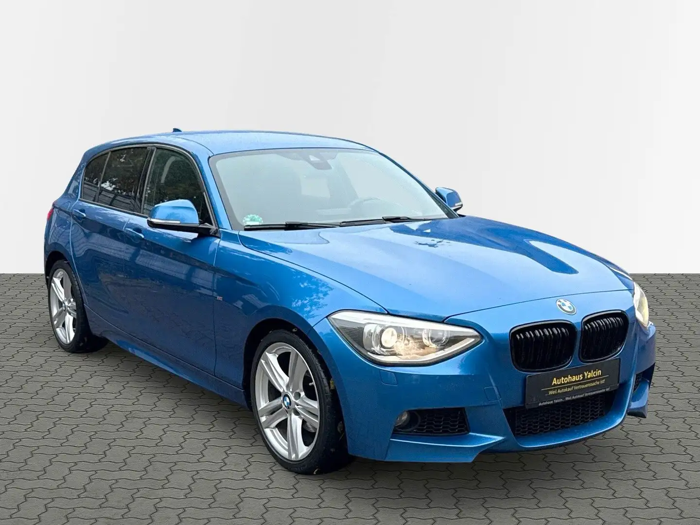 BMW 120 d M Sport Paket*Xenon*2.Hand*Navi*4Türer* Blau - 1