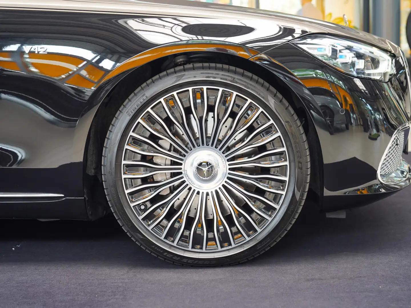 Mercedes-Benz S 680 S 680 MAYBACH Zweifarbenlackierung High-End Inte Schwarz - 2