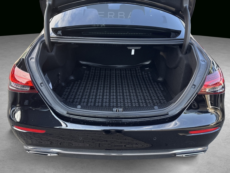 Mercedes-Benz E 220 d 4M Limousine AVANTGARDE PANO LED BUSINES — photo 7