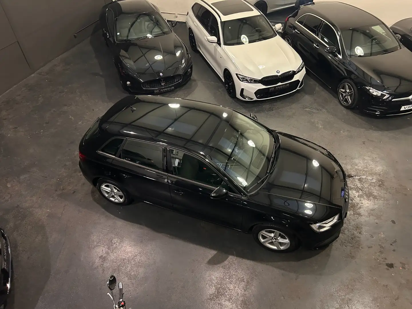 Audi A3 30 TFSI DESIGN Noir - 2