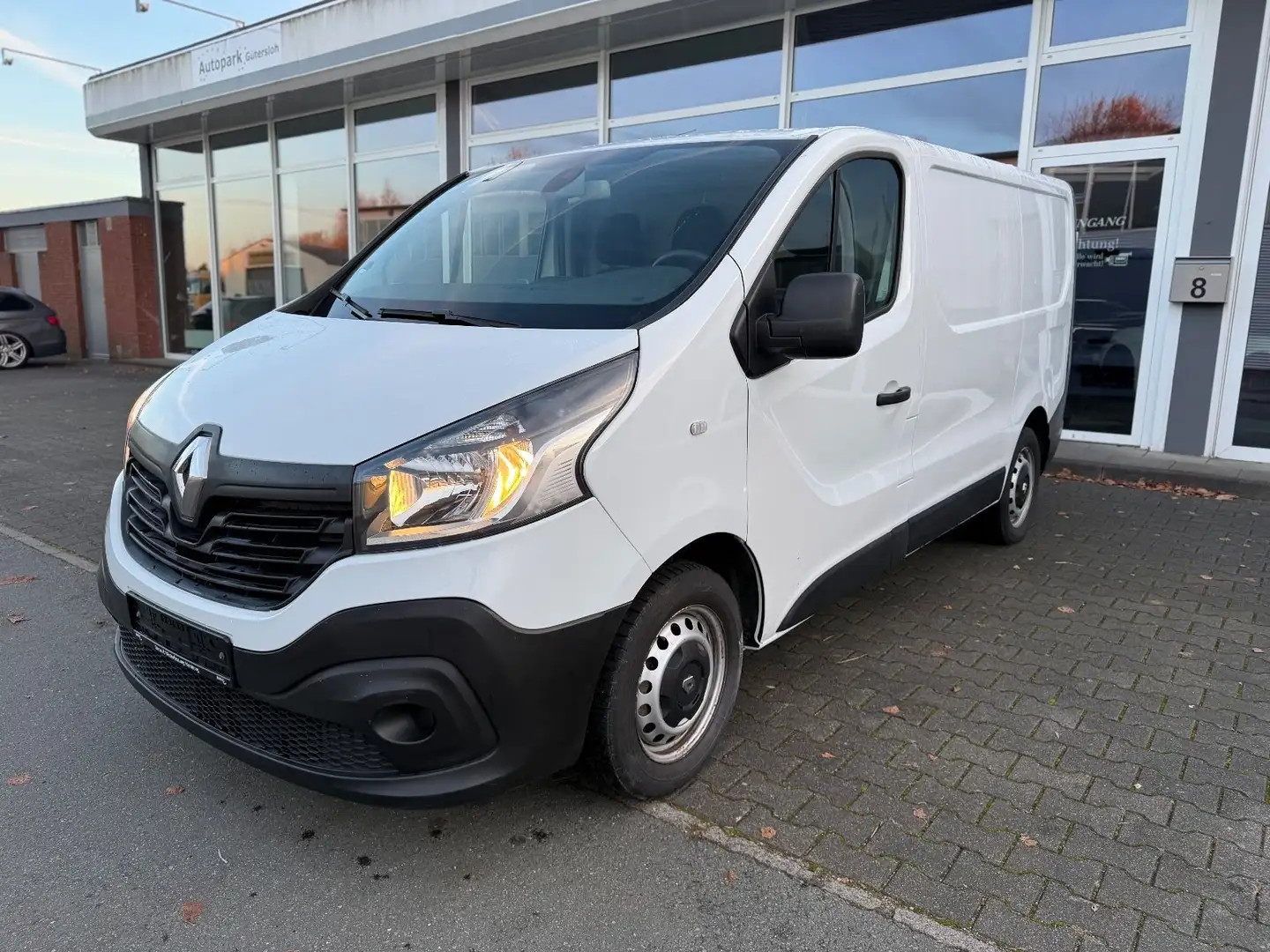 Renault Trafic Kasten L1H1 2,7t Komfort*Klima*Bluetooth Weiß - 1