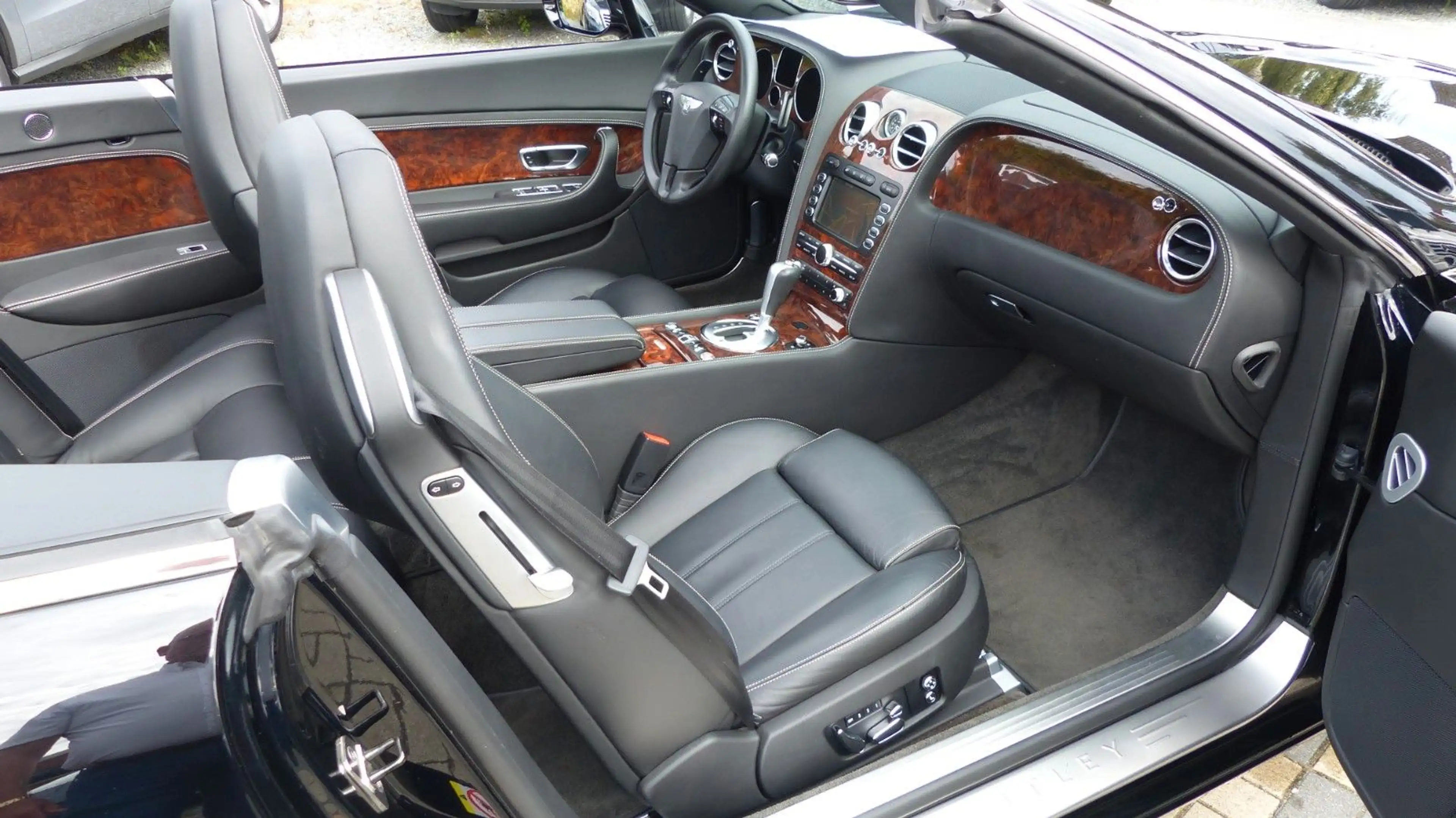 Bentley Continental GTC tripple schwarz  W12 4WD — photo 13