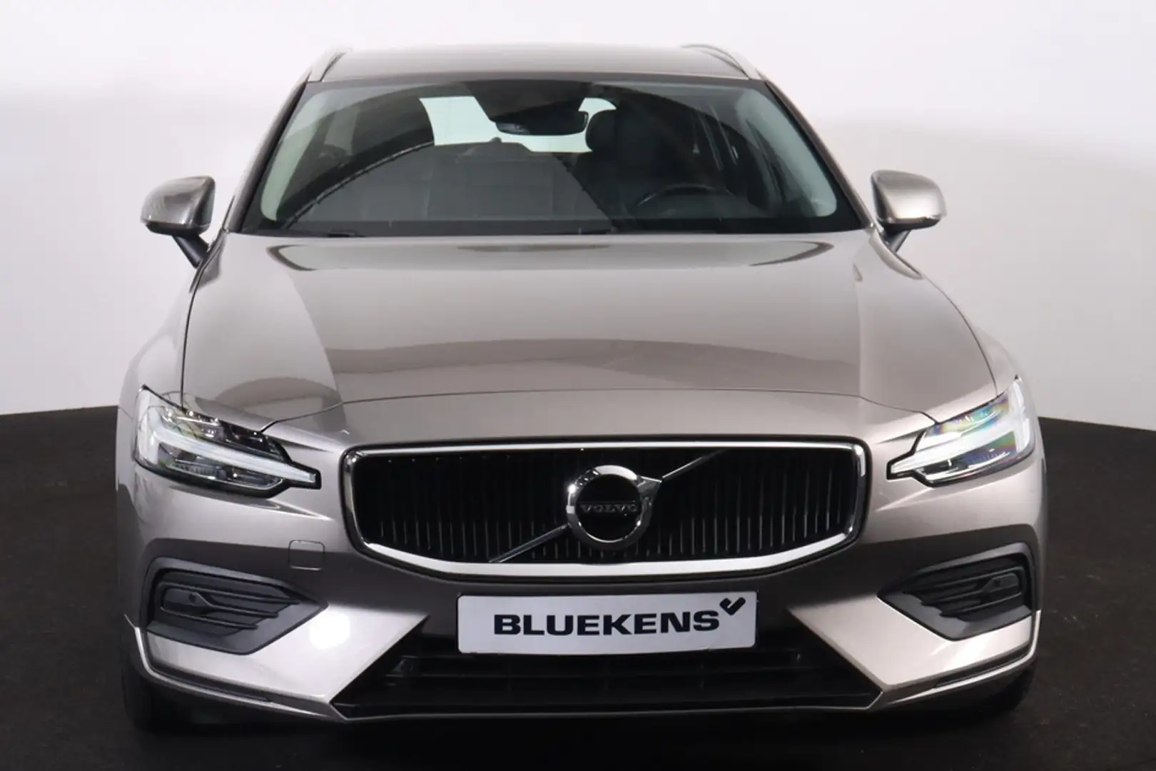 Volvo V60 T4 Momentum Pro - IntelliSafe Assist - Polestar Tu Grijs - 2