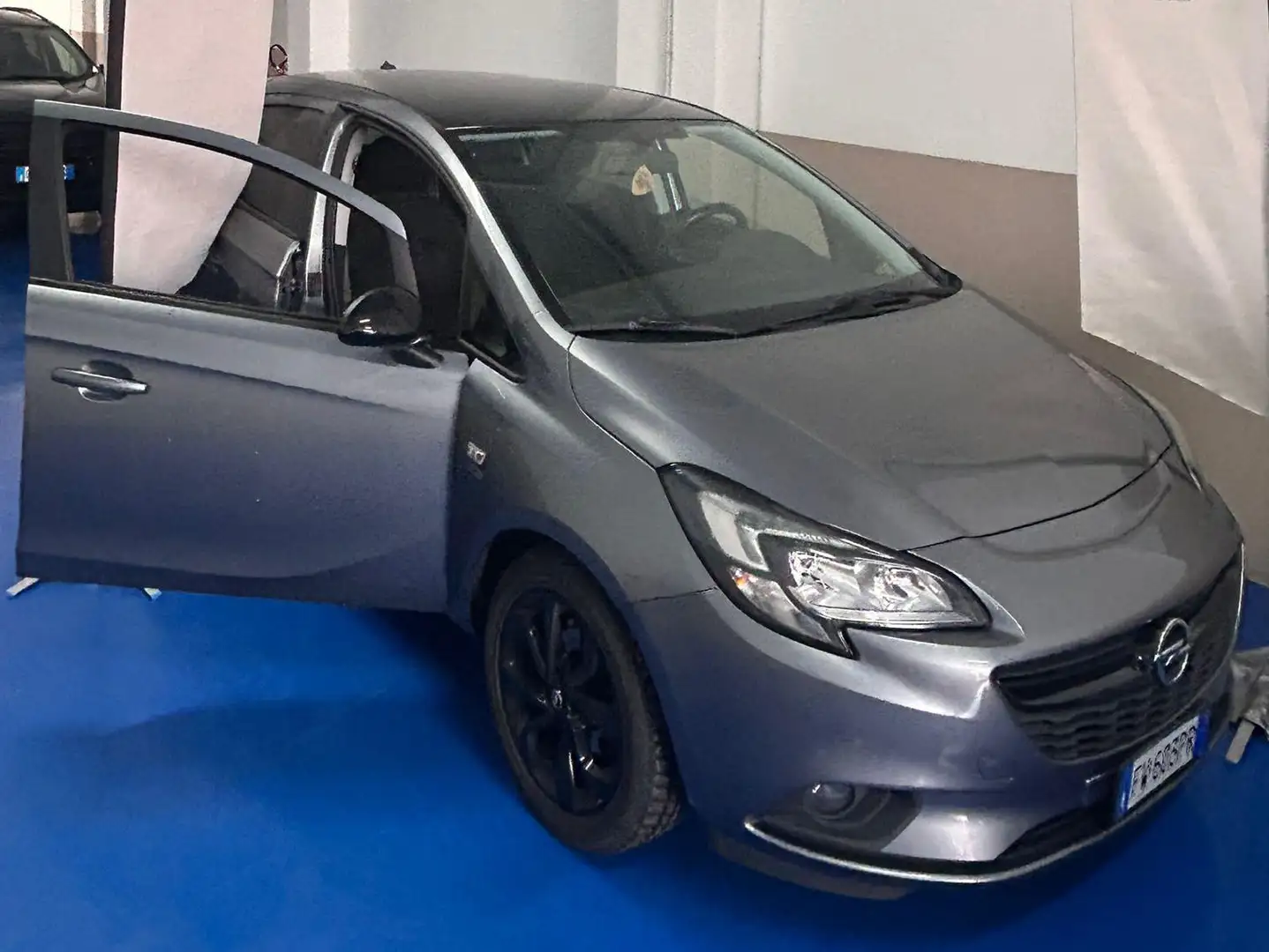 Opel Corsa Corsa Gpl Tech 5p 1.4 Black Edition 90cv Gris - 1