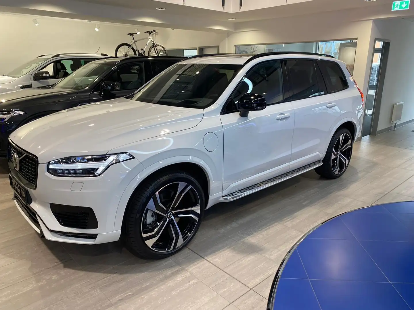 Volvo XC90 XC90 T8 AWD Recharge Geartronic RDesign Expression Weiß - 2
