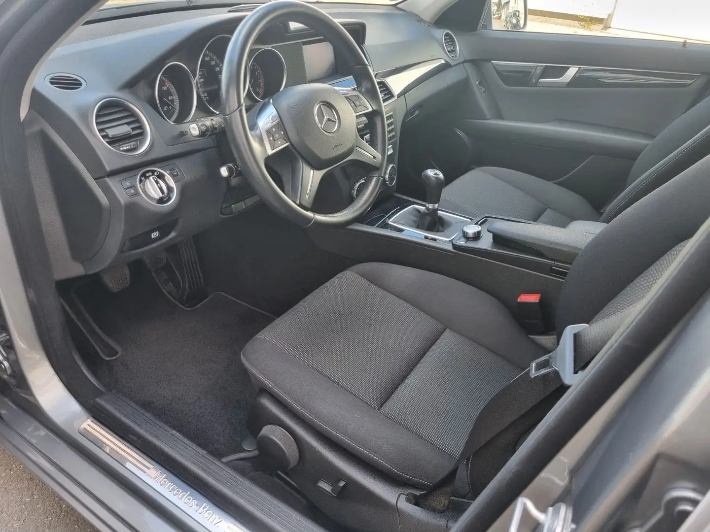 Mercedes-Benz C 180 T-Modell Navi Einparkhilfe Gris - 2