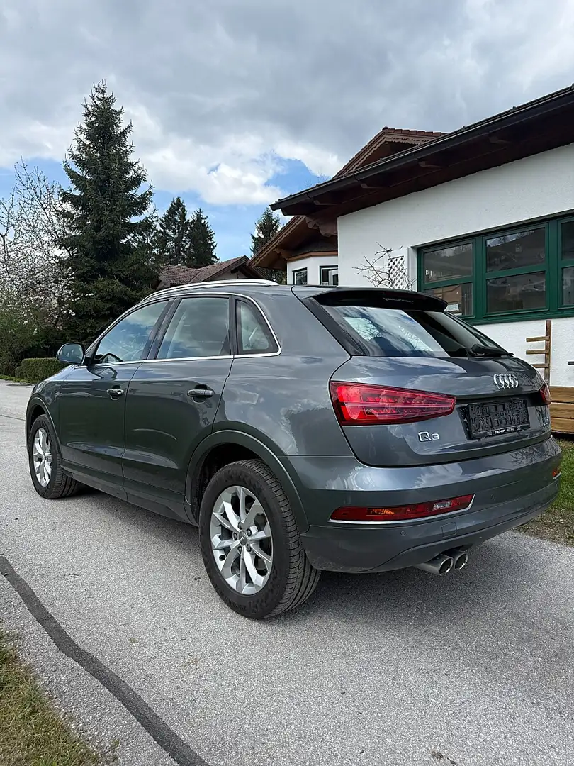 Audi Q3 2,0 TDI Intense quattro S-tronic Grau - 2