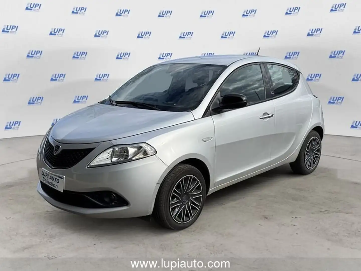 Lancia Ypsilon 1.0 firefly hybrid Gold s&s 70cv Argento - 1
