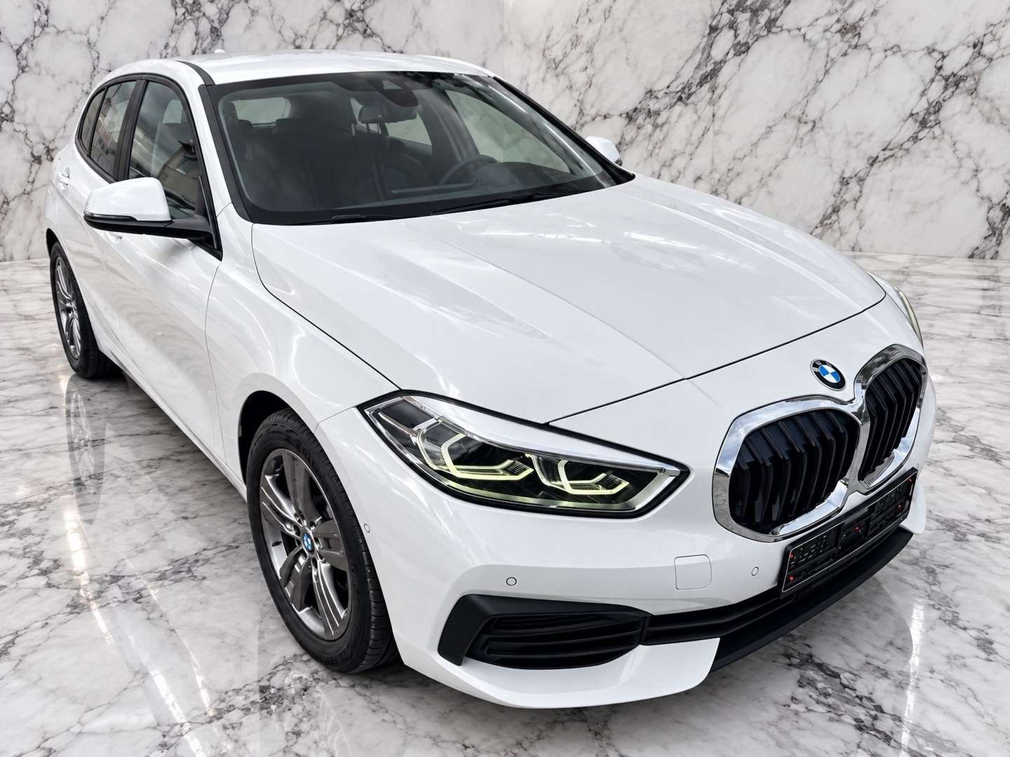 BMW 116 nuo 317 €/ mėn Dyzelinas 2022m. Sedanas Automatinė