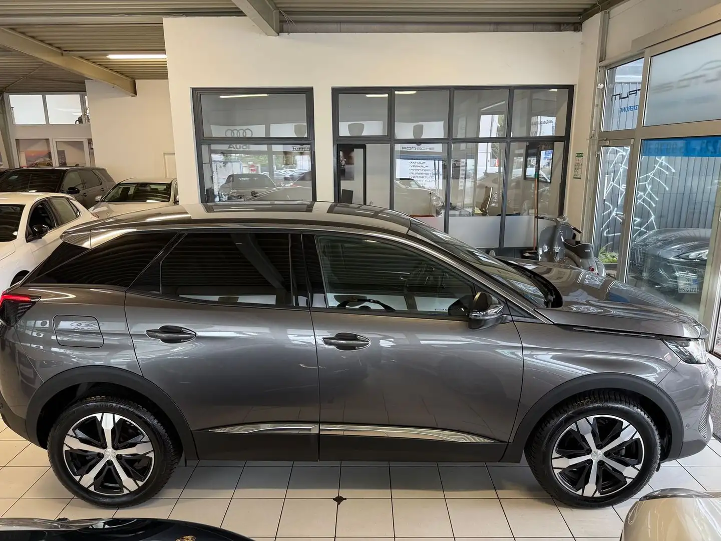 Peugeot 3008 Allure/ PDC/KAMERA/ ASIST/MULTILENKRAD/AUTOMATIK Grau - 2