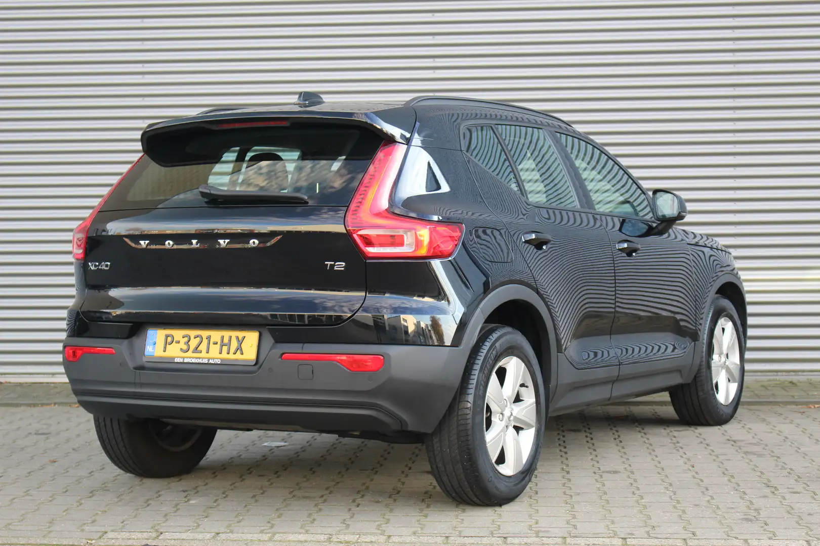 Volvo XC40 1.5 T2 Momentum Core | CarPlay | NAV.|Climate & Cr Noir - 2