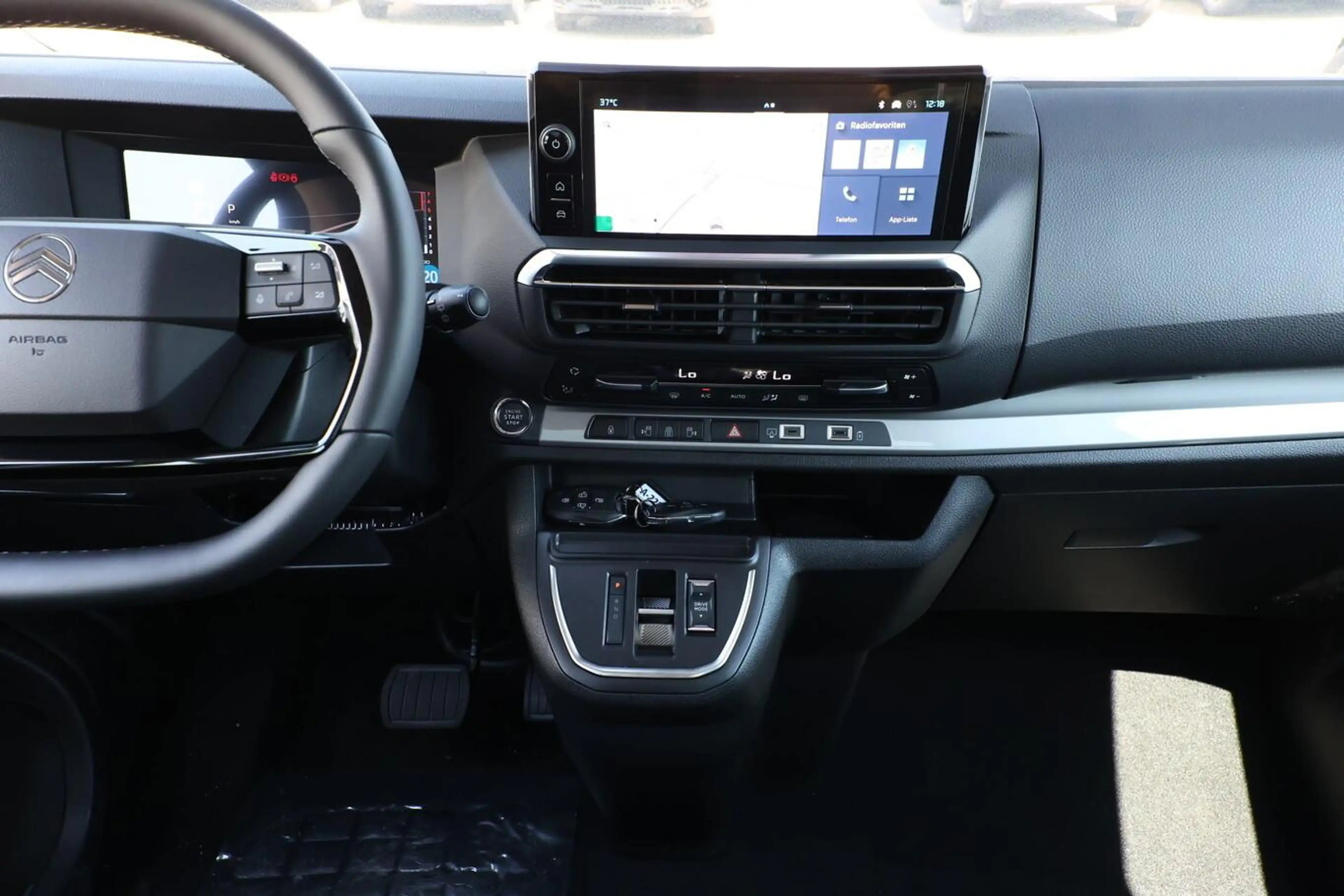 Citroen Spacetourer MAX XL Pano AHK Nav Leder Kam Keyl 132 kW (179 ... — photo 8