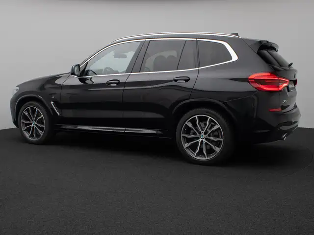 BMW X3 view 10