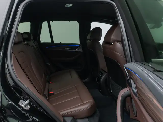 BMW X3 view 25