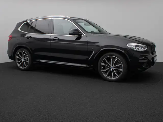 BMW X3 view 4