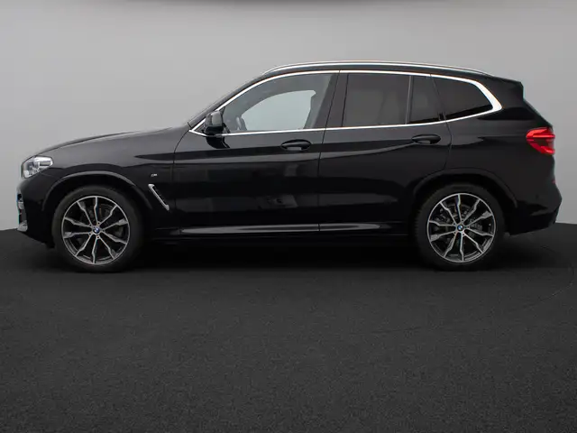 BMW X3 view 11