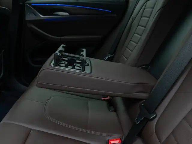BMW X3 view 26