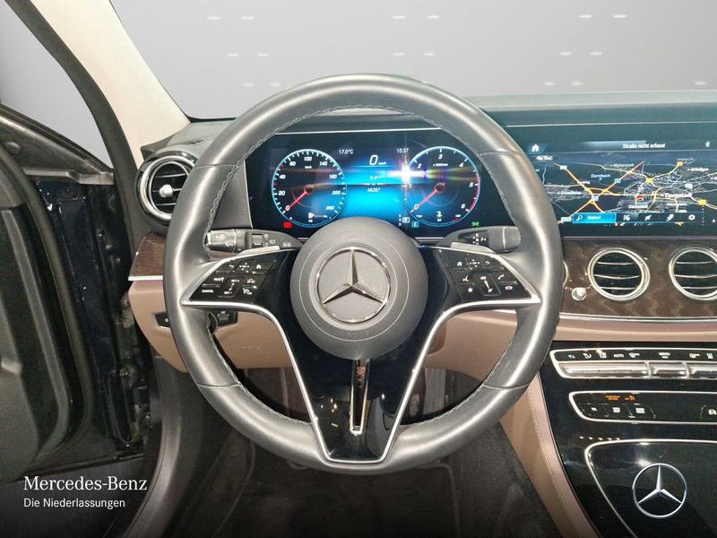 Mercedes-Benz E 400 d T 4M AMG+AHK+LED+STHZG+FAHRASS+KAMERA+HUD — photo 14