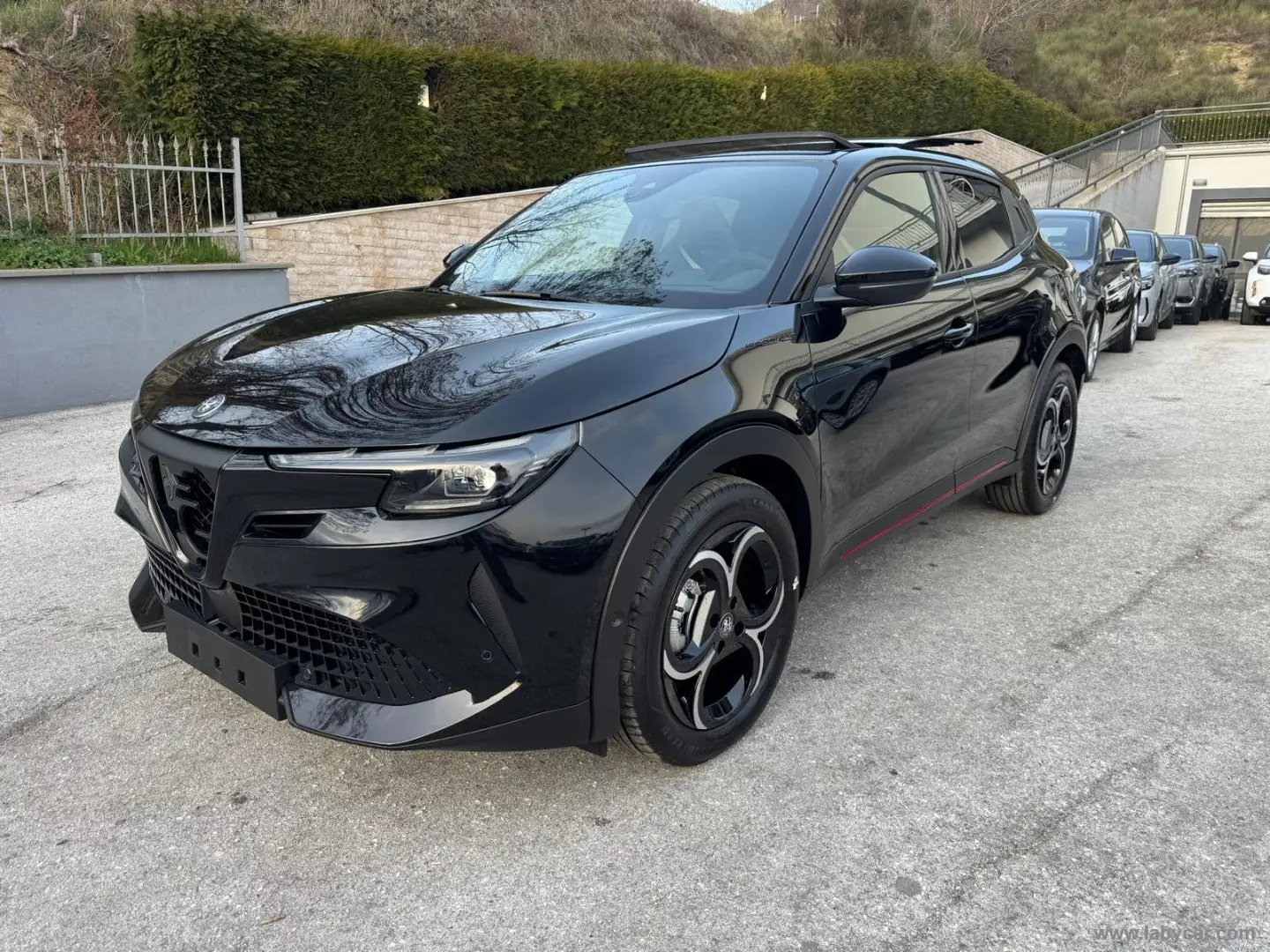 Alfa Romeo Junior 1.2 145 CV Hybrid eDCT6 Speciale Schwarz - 1