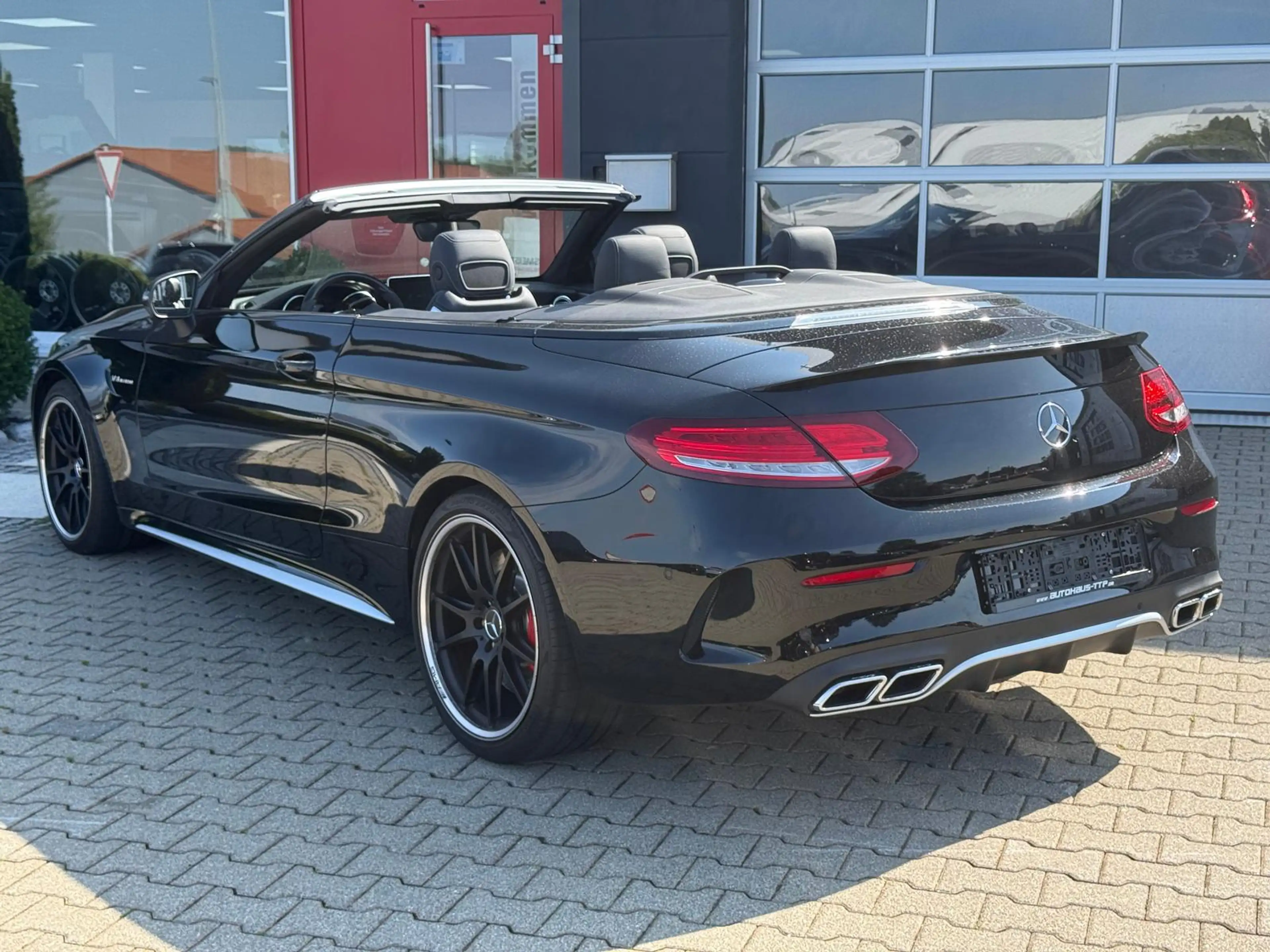Mercedes-Benz C 63 AMG C 63 S AMG Cabrio Sportabgas. Head-UP Burmester — photo 2