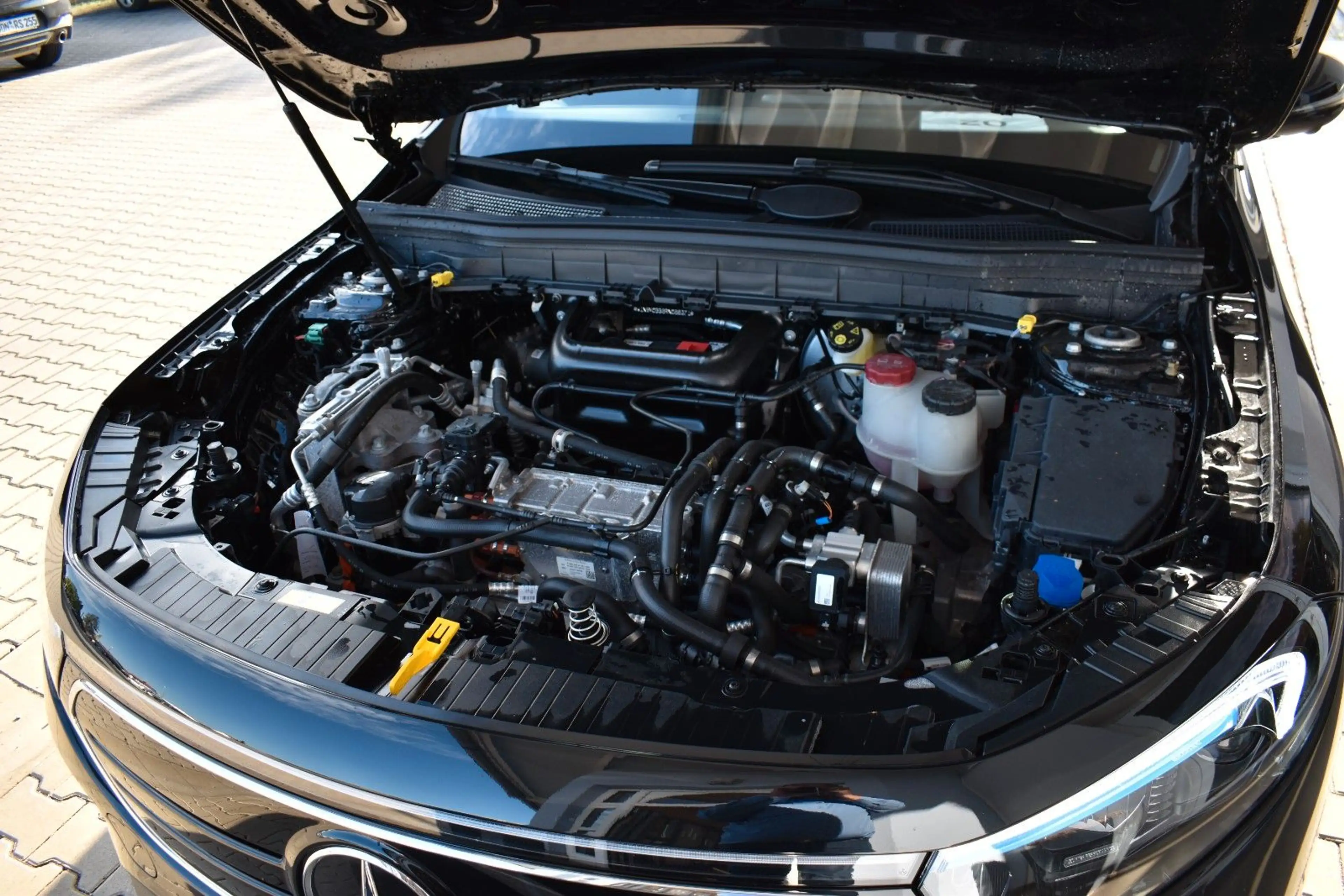 Mercedes-Benz EQB 250 Progressive Navi Keyless Kamera Sitzhzg — photo 11